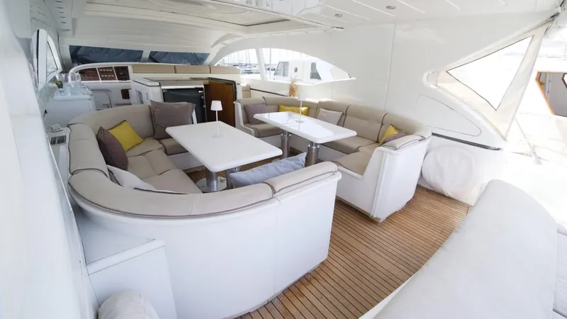  Yacht Photos Pics 14 Lounge Area