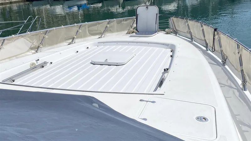  Yacht Photos Pics 27 Bow sunpad