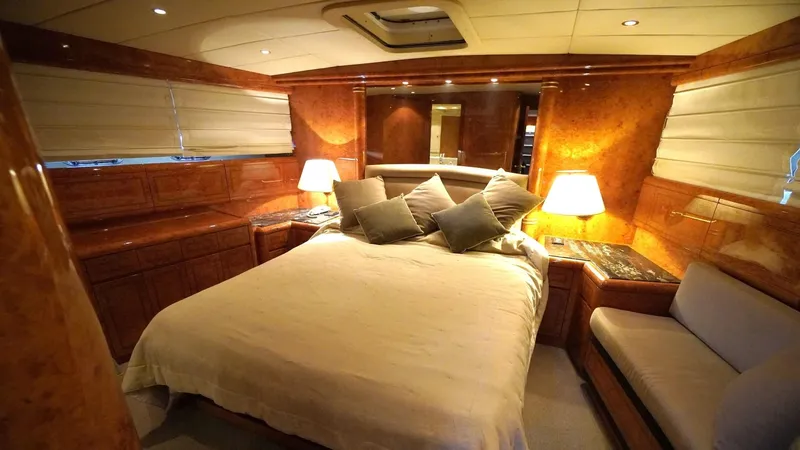  Yacht Photos Pics 34 Master Cabin