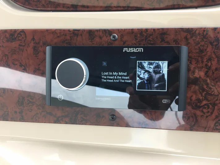  Yacht Photos Pics Fusion stereo system on a 2000 Sea Ray 410 Sundancer yacht dashboard.