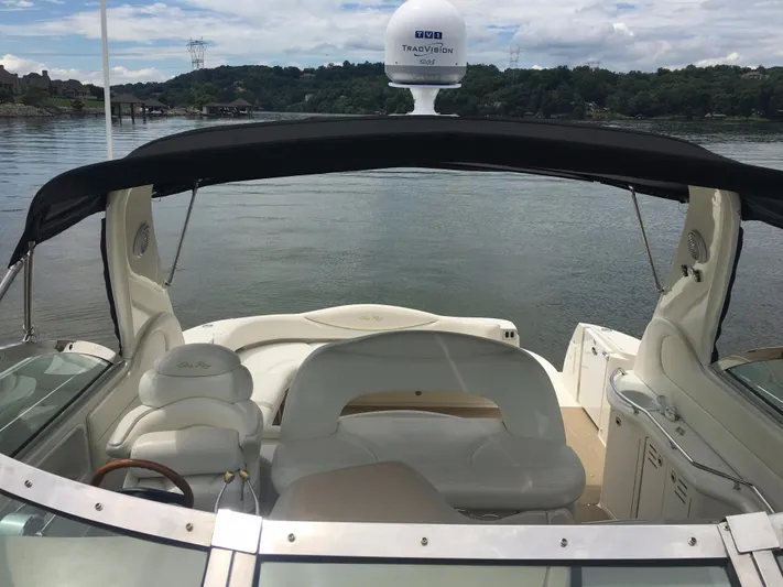  Yacht Photos Pics 2000 Sea Ray 410 Sundancer yacht with spacious cockpit and scenic water view.