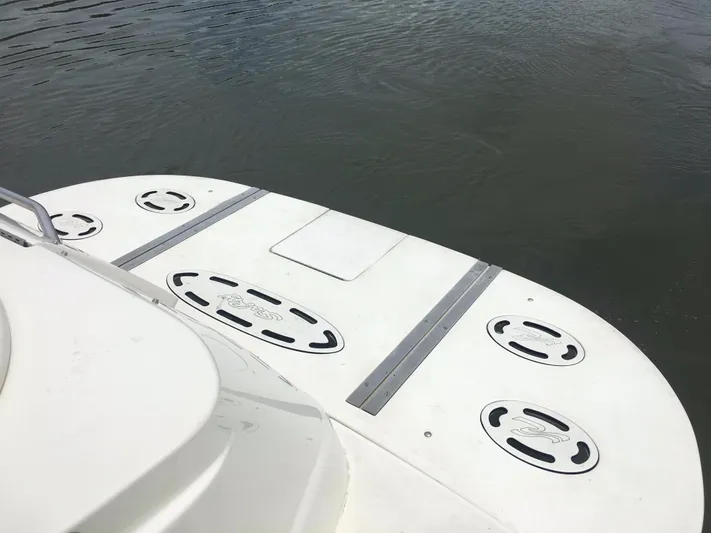  Yacht Photos Pics Rear deck of 2000 Sea Ray 410 Sundancer boat on water.