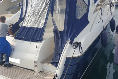 2001 Princess V 42