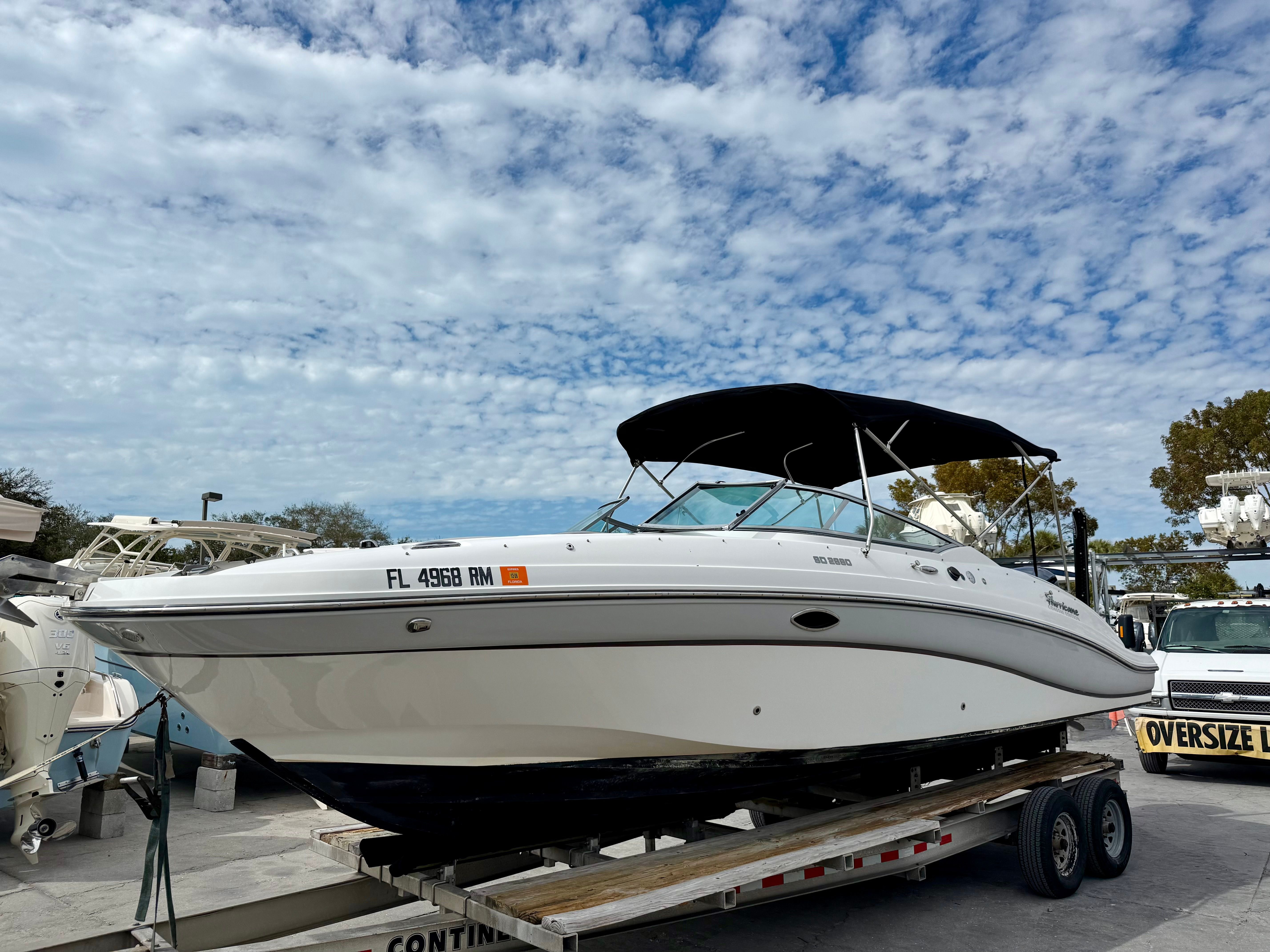 Hurricane sundeck 2690