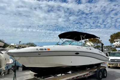 Hurricane sundeck 2690