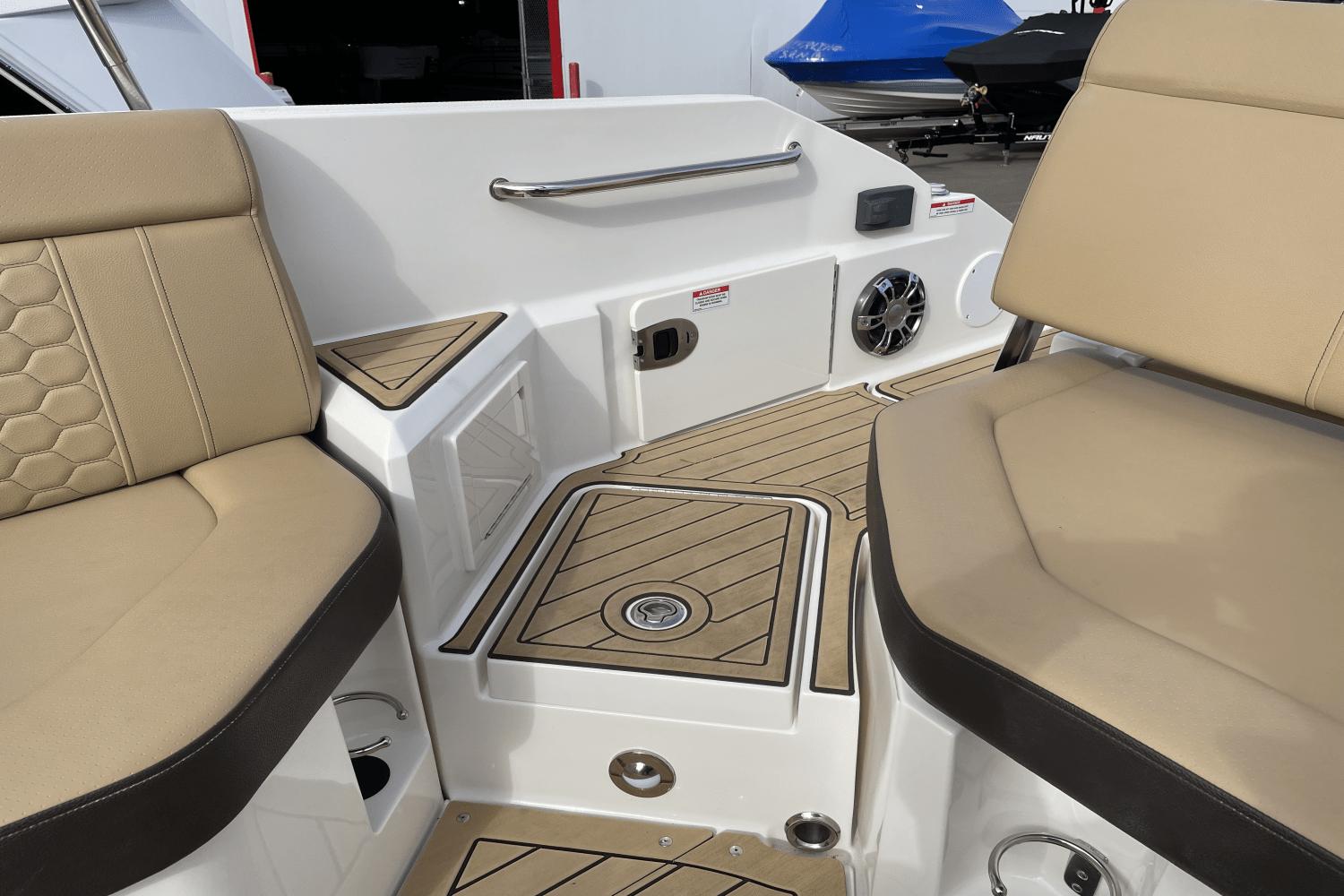 2022 Sea Ray 250 SDX Runabout for sale - YachtWorld 2022 Sea Ray 250 SDX Runabout for sale - YachtWorld