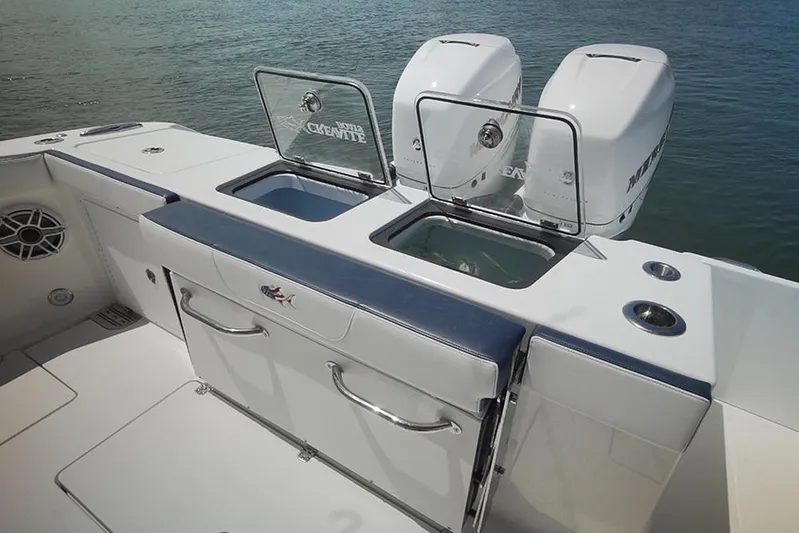  Yacht Photos Pics Manufacturer Provided Image