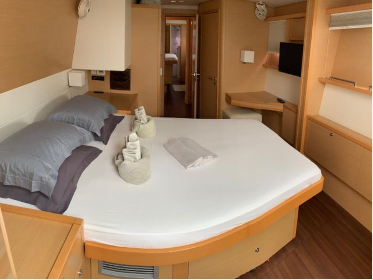 2012 Lagoon 56 