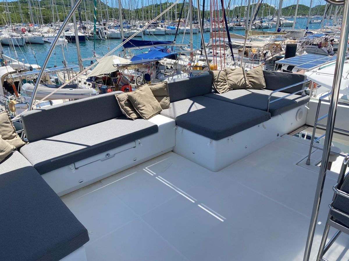 2012 Lagoon 56 