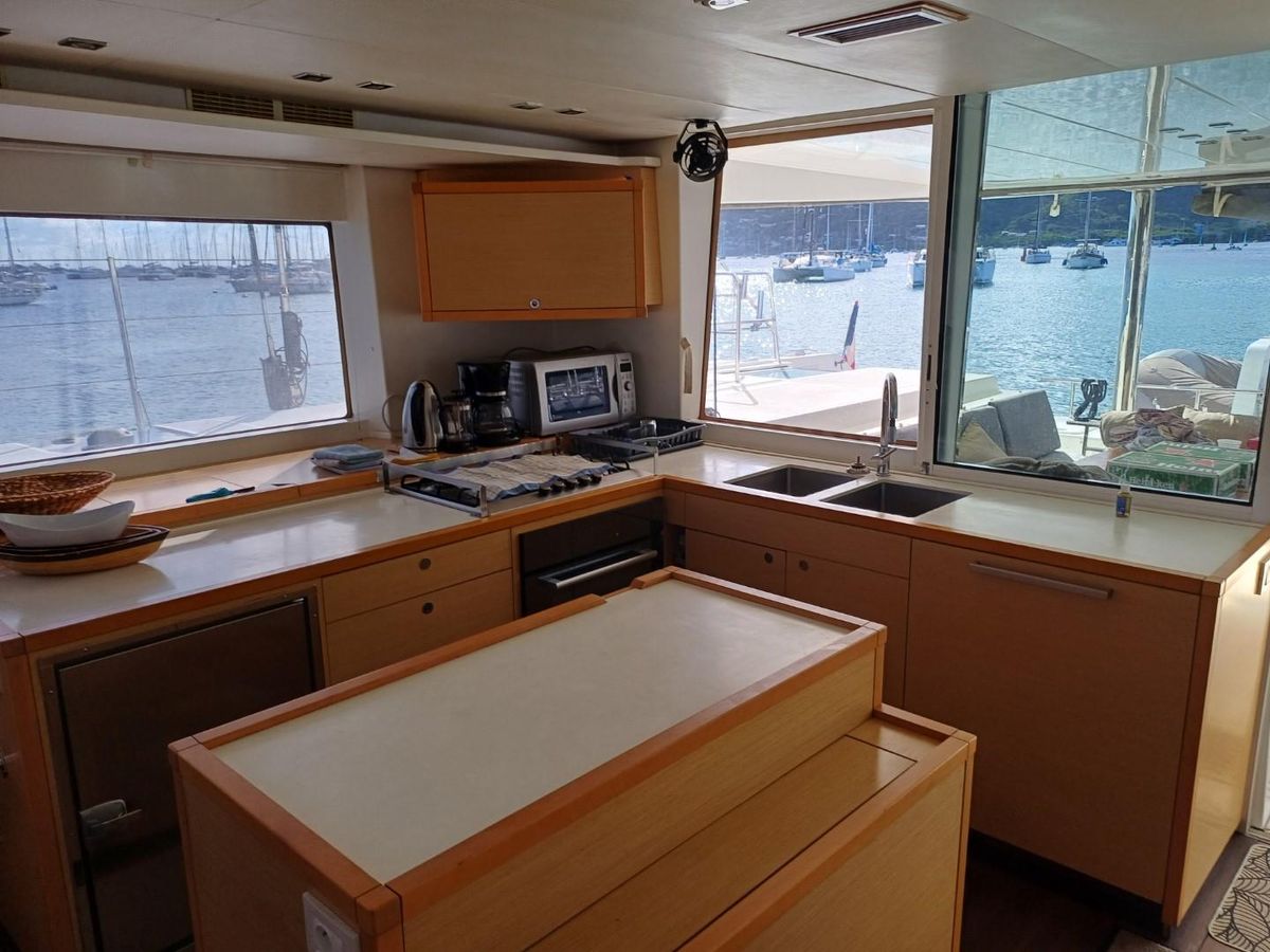 2012 Lagoon 56 