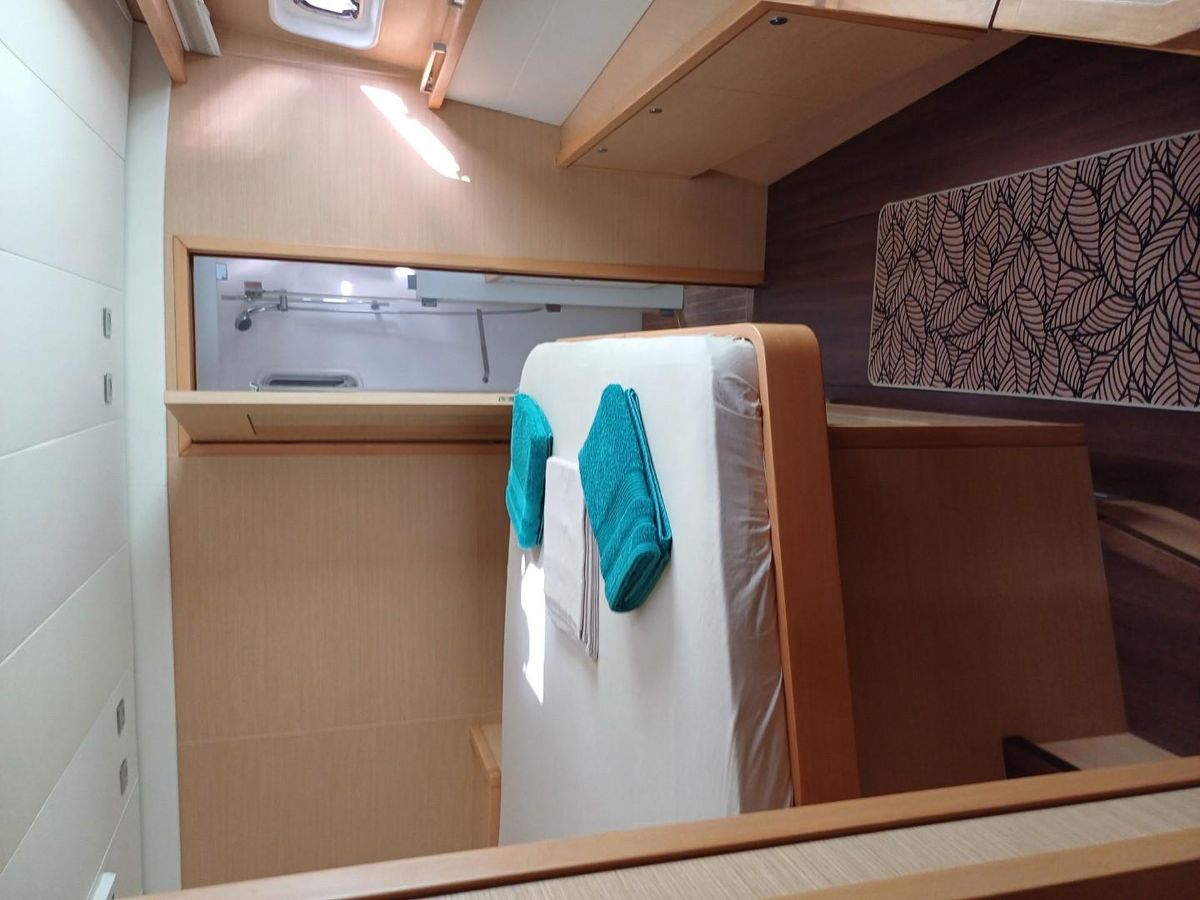2012 Lagoon 56 
