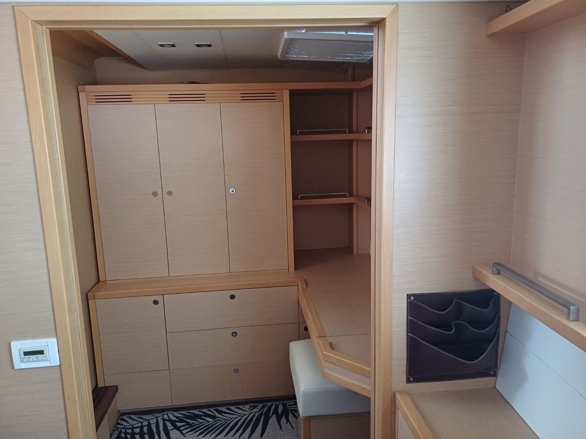 2012 Lagoon 56 