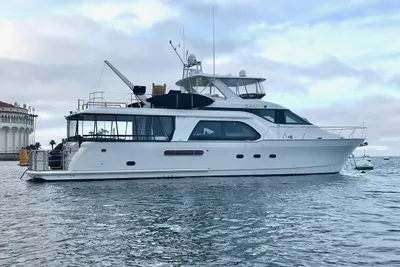 Queenship Cockpit Motoryacht