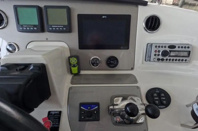 Long Hot Summer Day Yacht Photos Pics Helm right.JPG