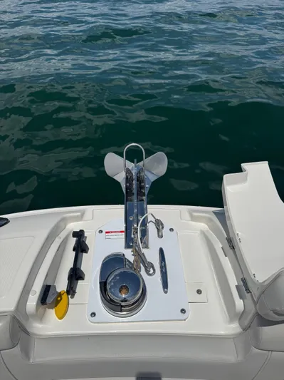 Yacht Photos Pics 2020 Sea Ray 290SDX boat anchor system on calm water.