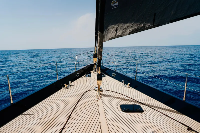 Eclipse Yacht Photos Pics Sailing on Alloy Yachts Dubois Design, 1991 model, with expansive ocean view.