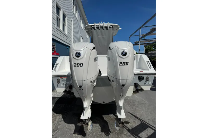  Yacht Photos Pics 2024 Sea Hunt Gamefish 27 with twin Yamaha 200 engines, docked outdoors.