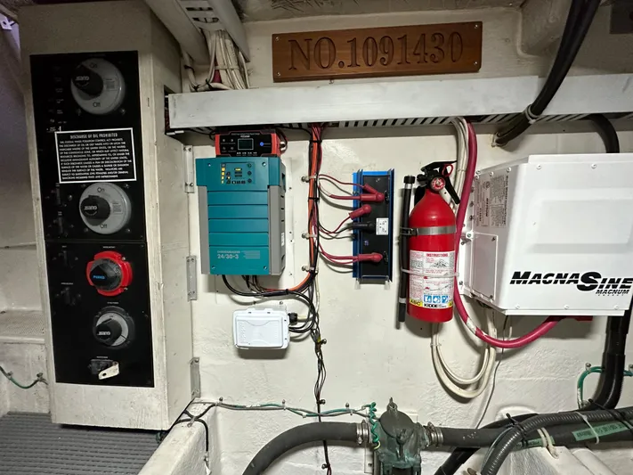 Solana Yacht Photos Pics 