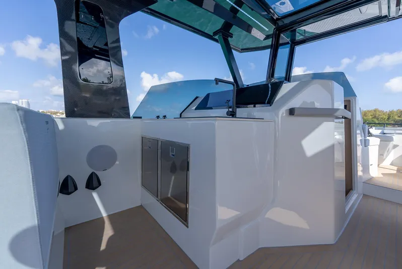 Zest Yacht Photos Pics 