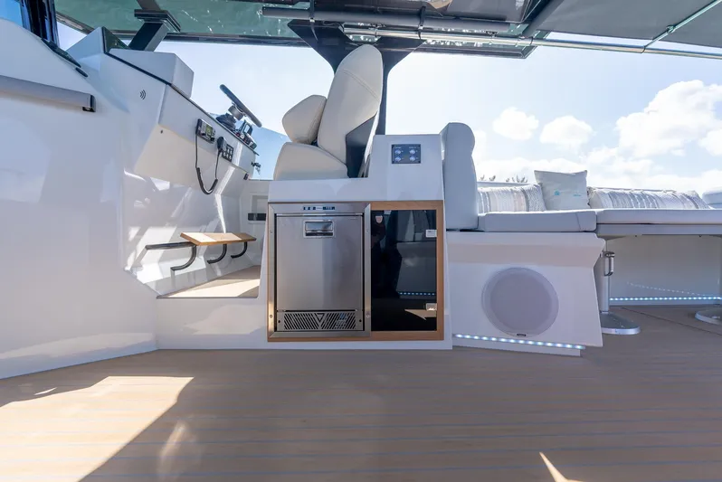 Zest Yacht Photos Pics 