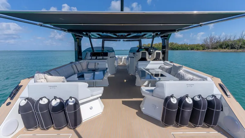 Zest Yacht Photos Pics 