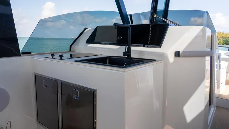 Zest Yacht Photos Pics 