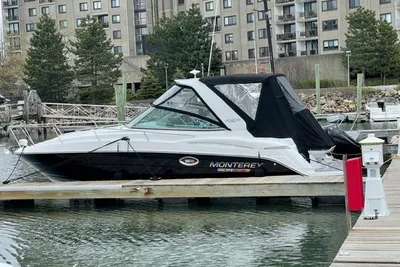 Monterey 295 Sport Yacht