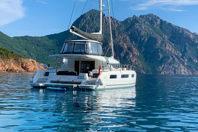 Lagoon 51