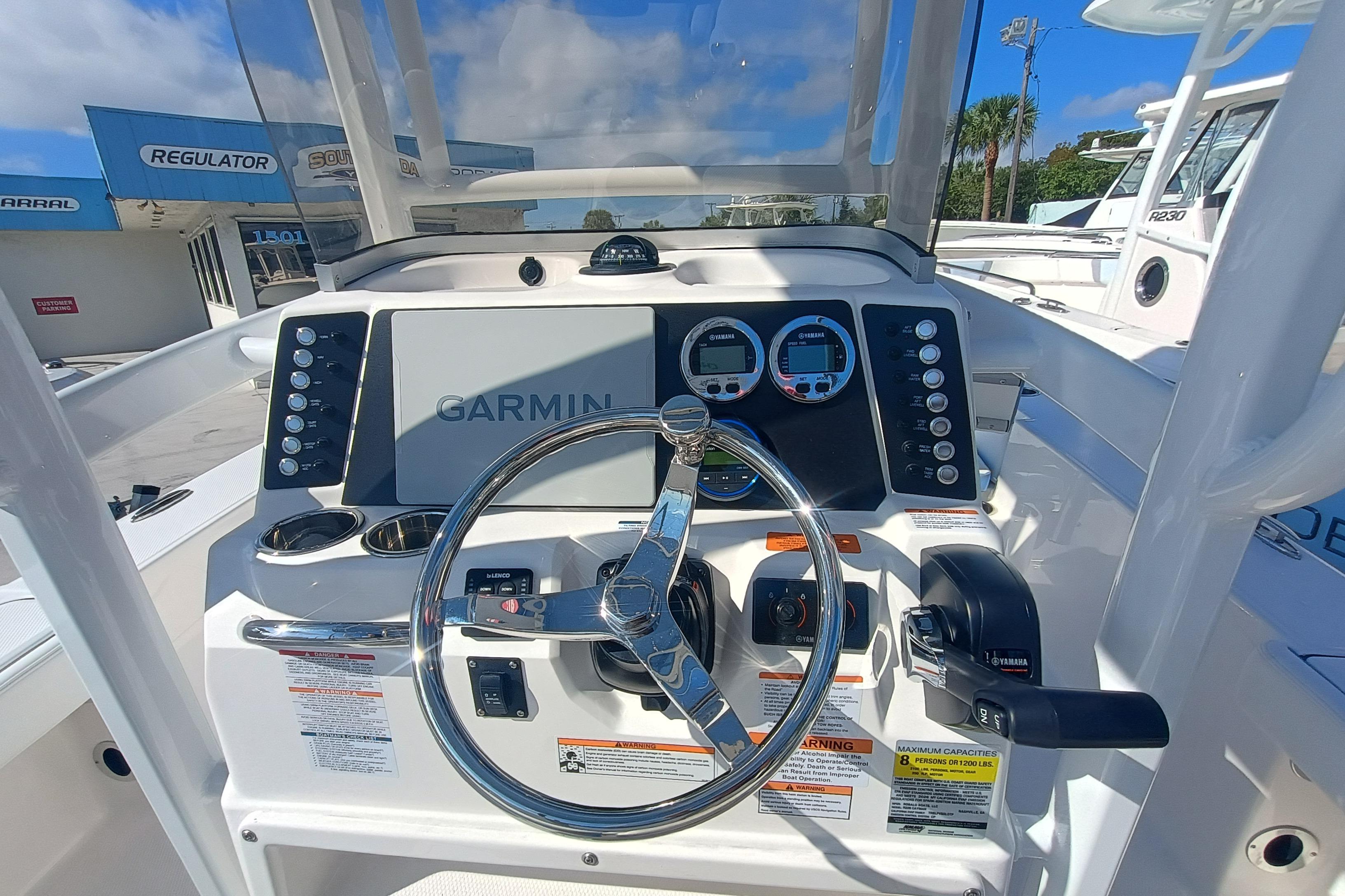 2026 Robalo 226 Cayman - Image 13