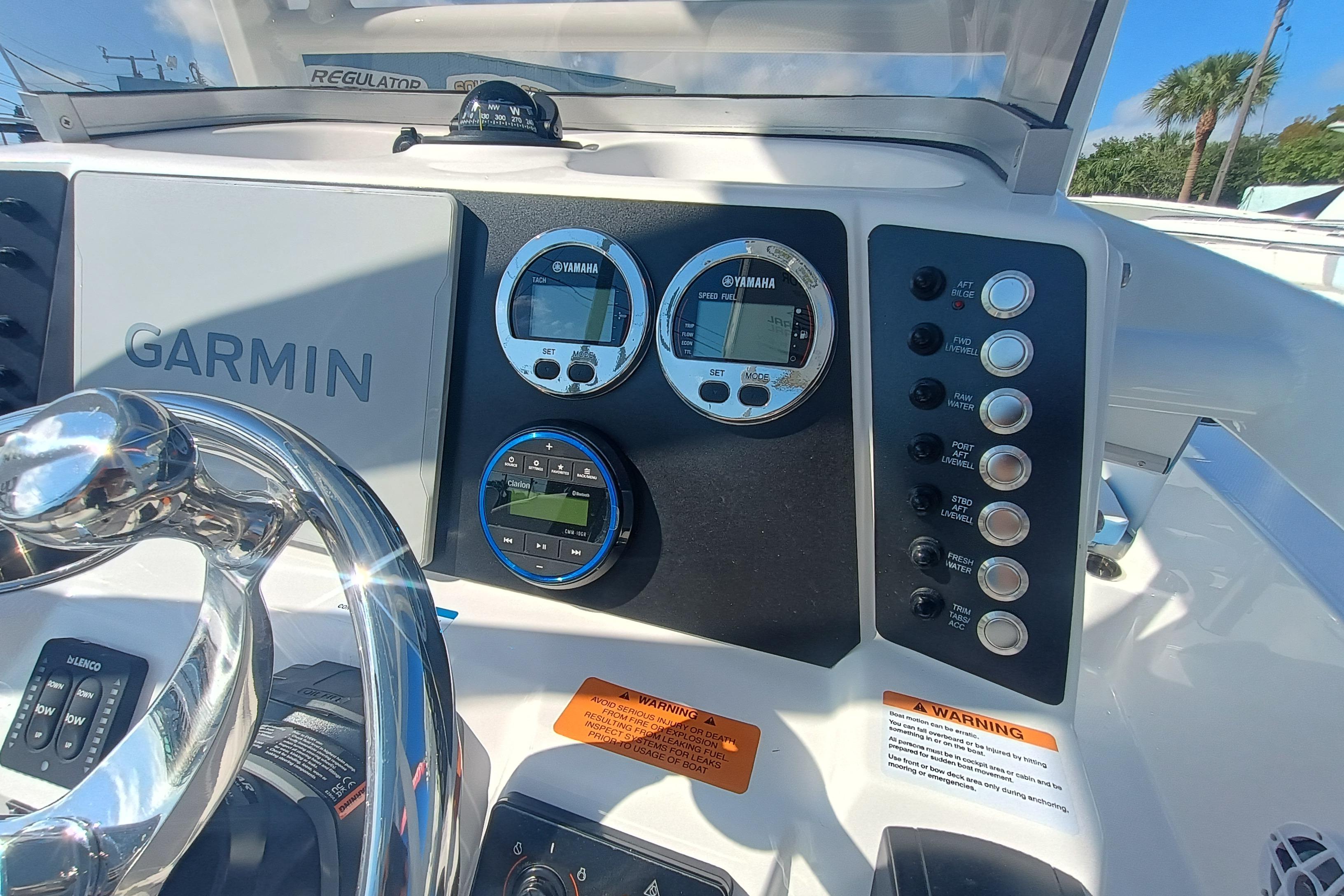 2026 Robalo 226 Cayman - Image 14