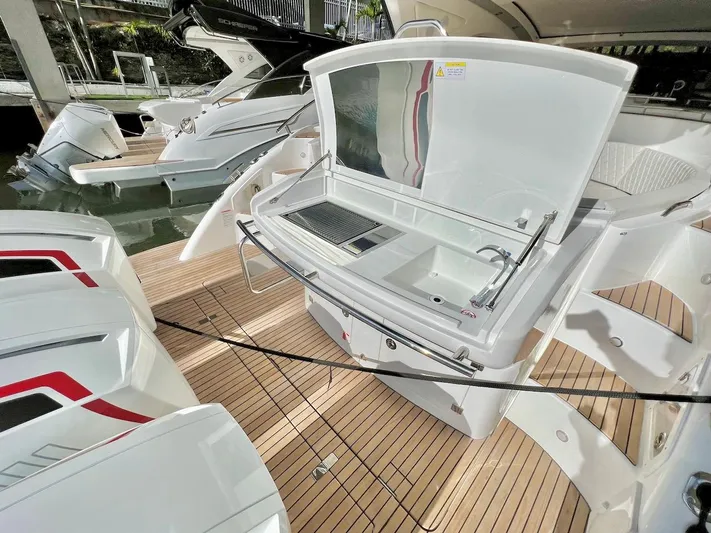  Yacht Photos Pics Manufacturer Provided Image