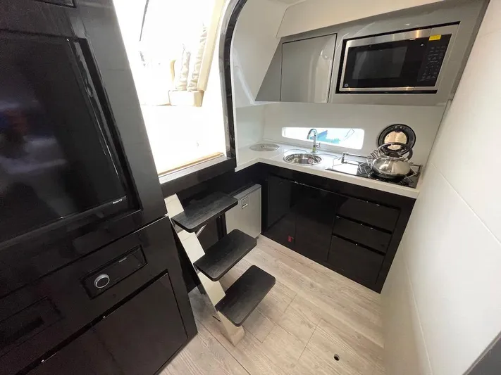  Yacht Photos Pics Manufacturer Provided Image