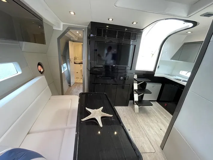  Yacht Photos Pics Manufacturer Provided Image