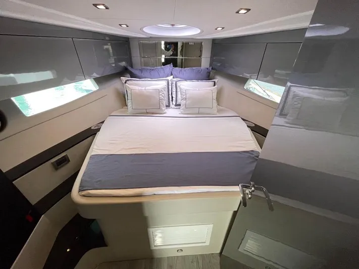  Yacht Photos Pics Manufacturer Provided Image