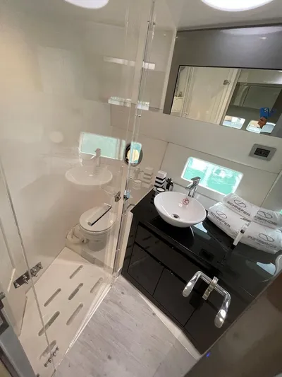  Yacht Photos Pics Manufacturer Provided Image