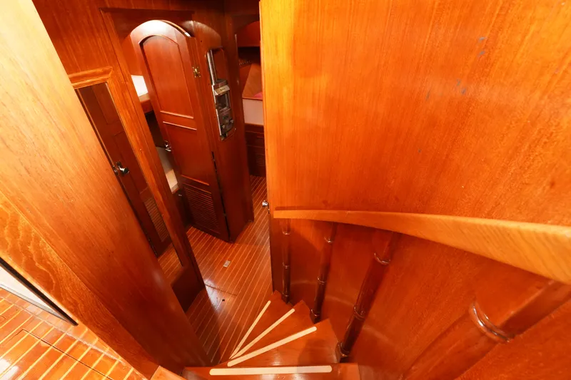 Osprey Yacht Photos Pics 