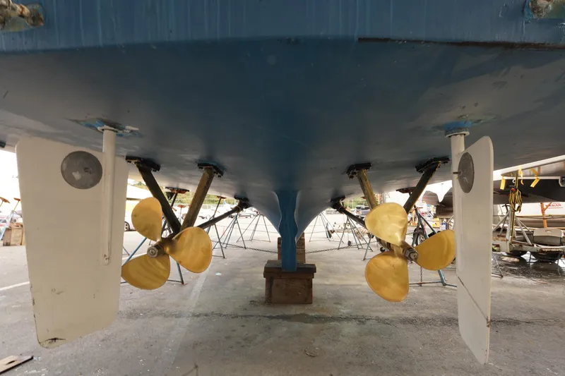 Osprey Yacht Photos Pics 