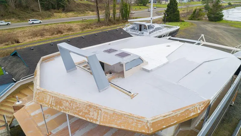 Mai Cat Yacht Photos Pics 2025 Catamaran Bloomfield 86 Motorsailor under construction, showcasing deck and structural design.