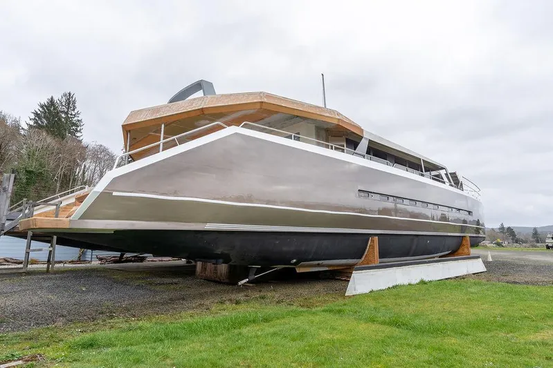 Mai Cat Yacht Photos Pics 