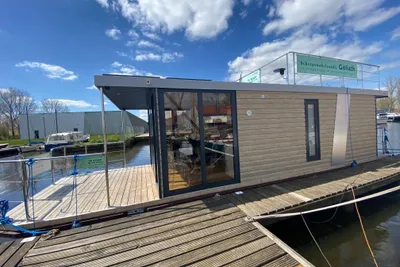 2025 Campi 340 Houseboat