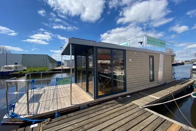 2026 Campi 340 Houseboat