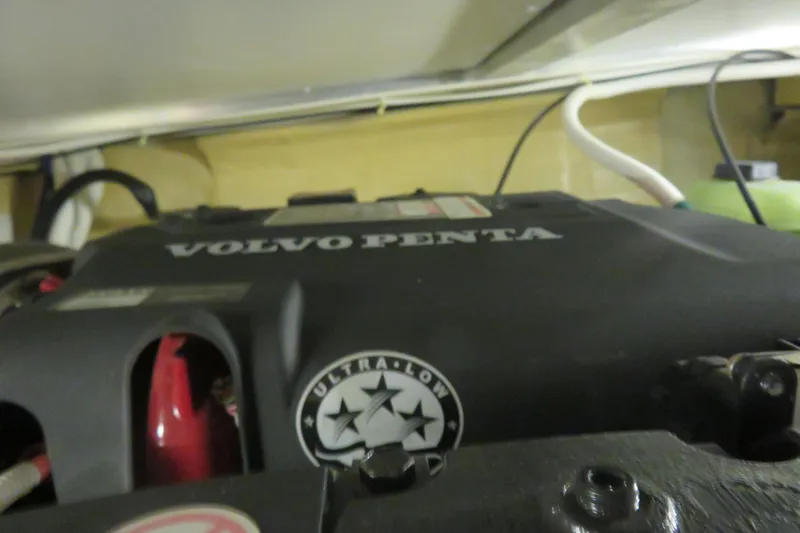 38 Special Yacht Photos Pics Engine compartment of a 2006 Carver 38 Super Sport with Volvo Penta engine.