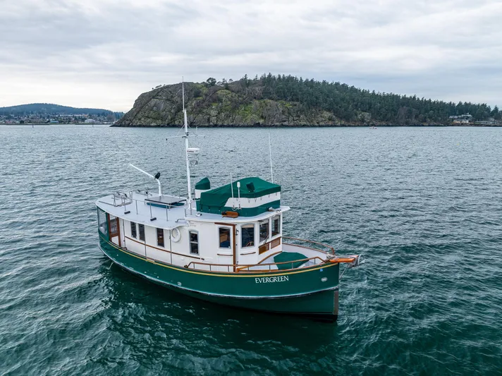 Evergreen Yacht Photos Pics 