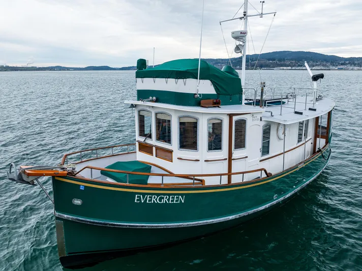 Evergreen Yacht Photos Pics 