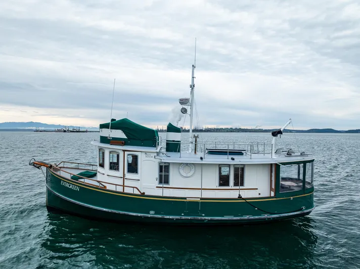 Evergreen Yacht Photos Pics 