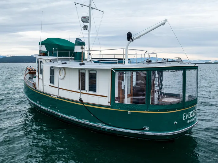 Evergreen Yacht Photos Pics 