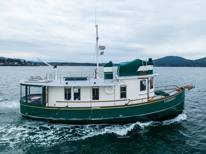 Evergreen Yacht Photos Pics 