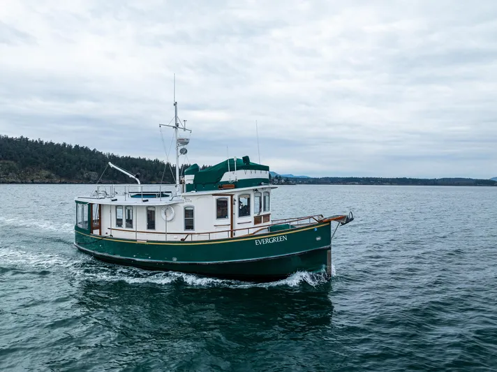 Evergreen Yacht Photos Pics 