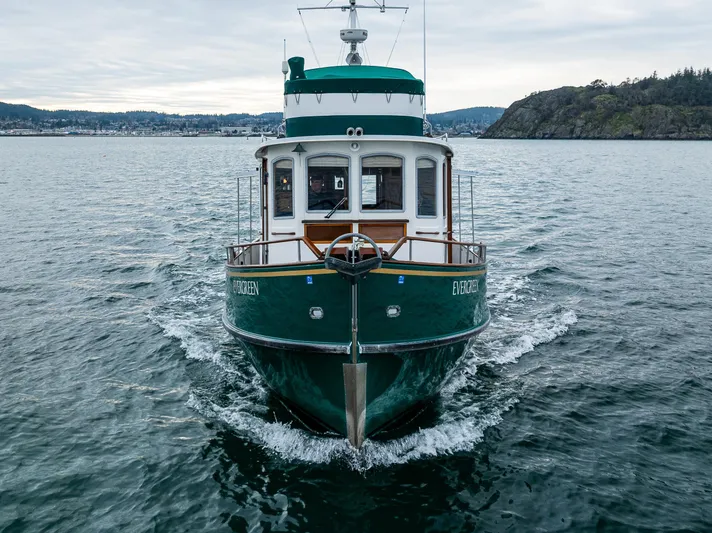 Evergreen Yacht Photos Pics 