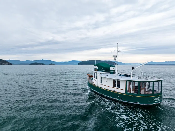 Evergreen Yacht Photos Pics 